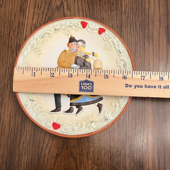 Vintage 1990 Charles Wysocki  Sweet Live Skaters hand painted decorative plate - Picture 3 of 7